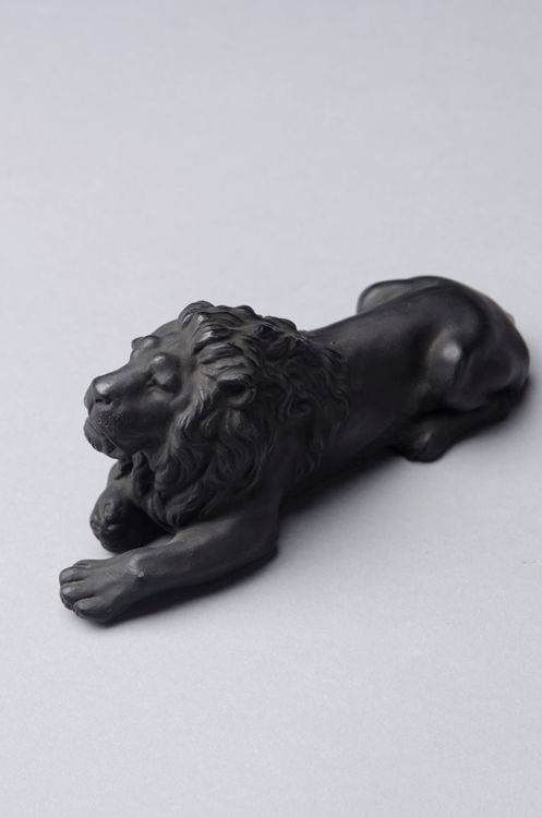 Picture of Lion in Black Basalt