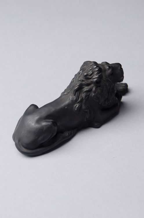 Picture of Lion in Black Basalt