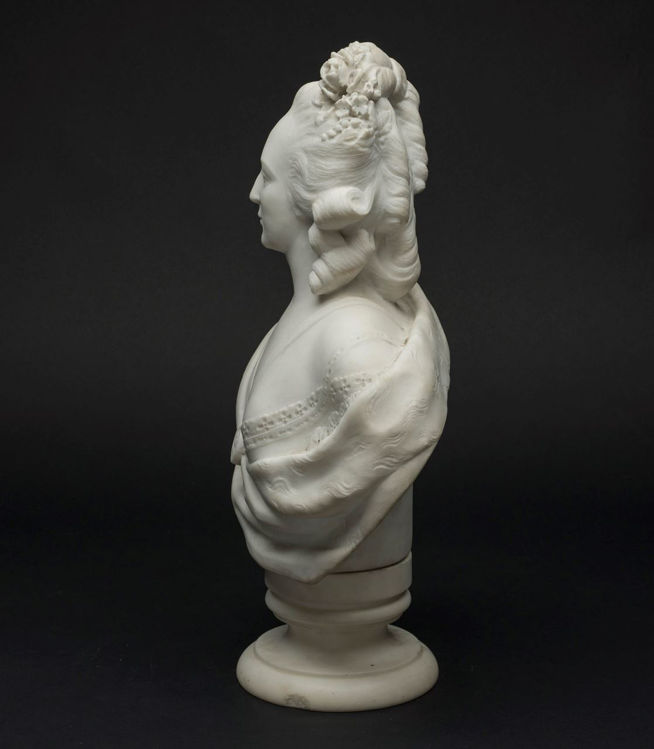 Picture of Bisque Bust of Elegant Woman