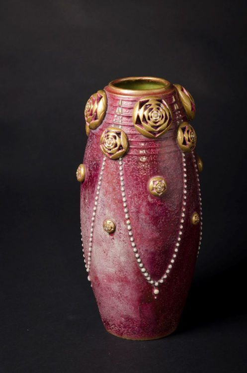 Picture of Flowers and Festooned Beads Vase