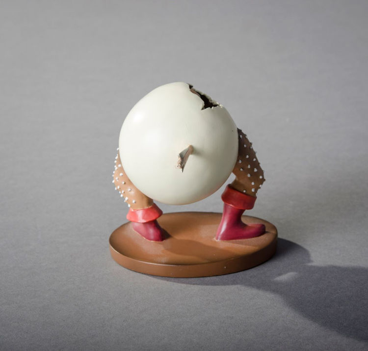 Picture of Egg Monster Bird Creature Statue