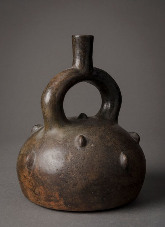 Picture of Mochica stirrup vessel