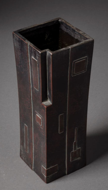 Picture of Square and Rectangular Motif Vase