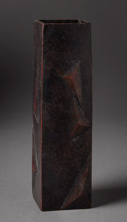 Picture of Pyramidal Motif Vase
