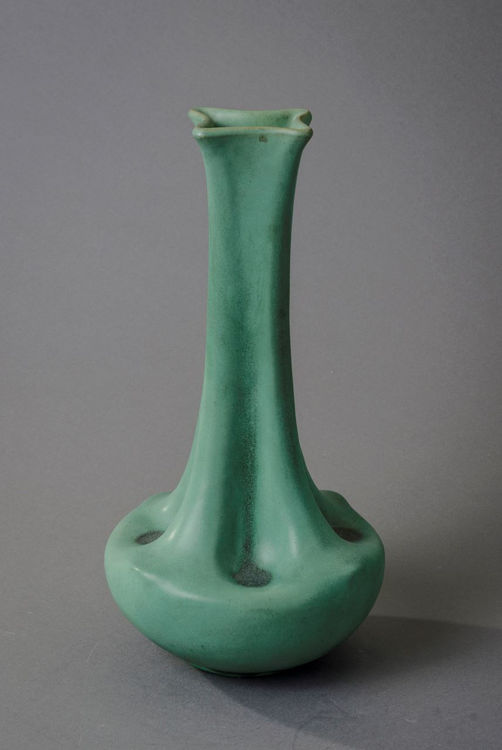 Picture of Bulbous Lobed Vase