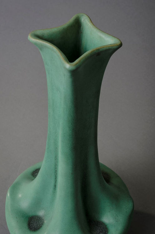 Picture of Bulbous Lobed Vase