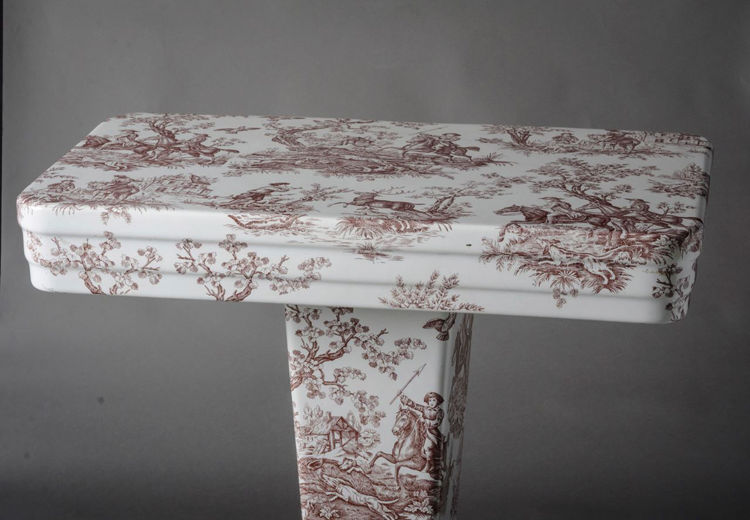 Picture of Porcelain Pedestal Table