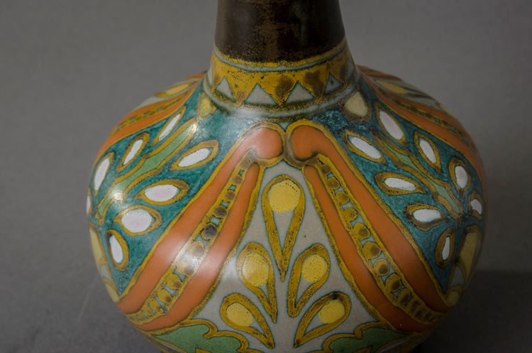 Picture of Bottle Shaped Vase