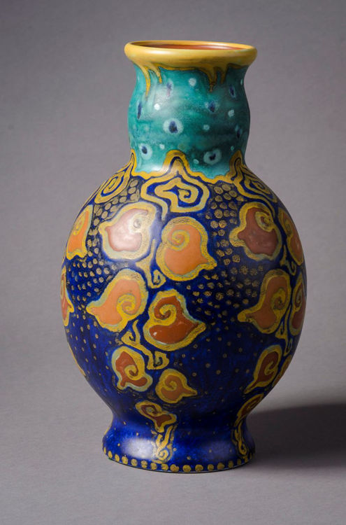 Picture of Bulbous Vase