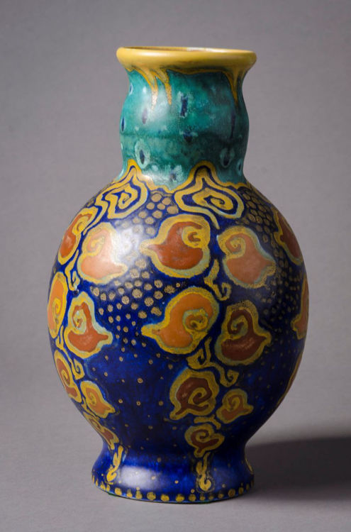 Picture of Bulbous Vase