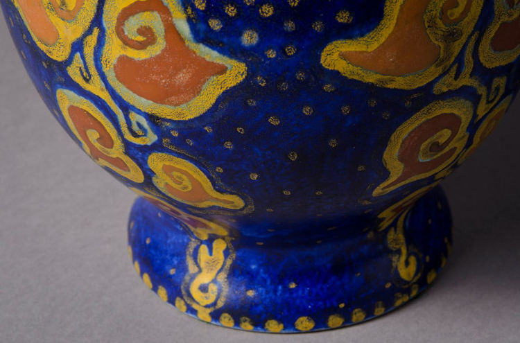 Picture of Bulbous Vase