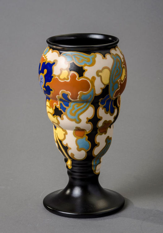 Picture of Medium Regina Vase