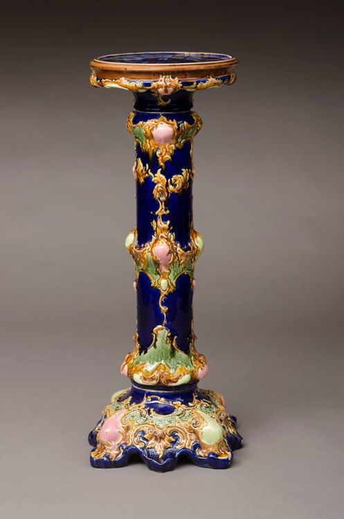 Picture of Majolica Pedestal