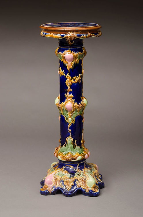 Picture of Majolica Pedestal