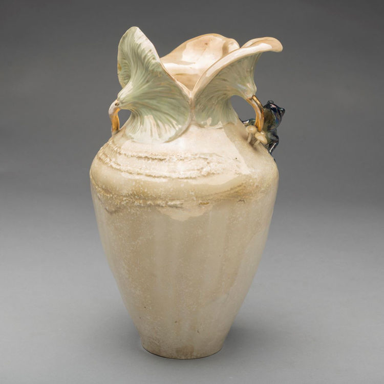 Picture of Amphora Ceramic Vase with Lizard