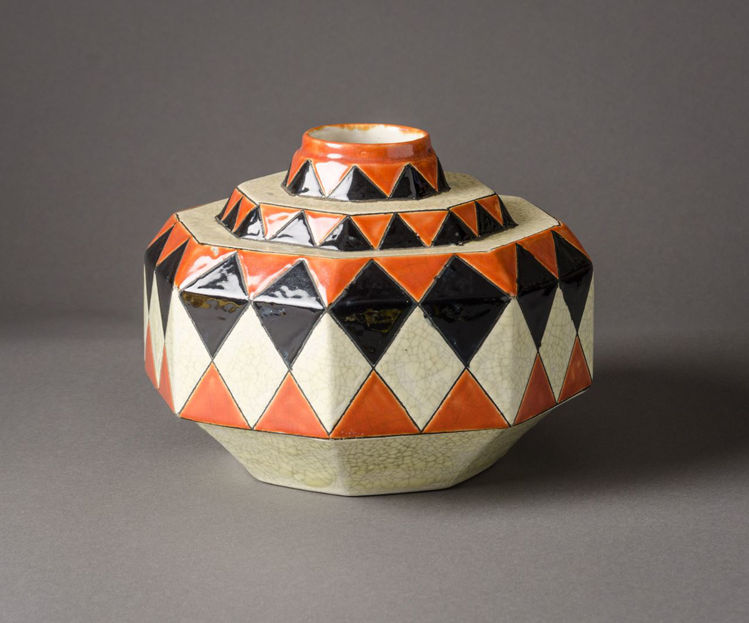 Picture of Octagonal Vessel