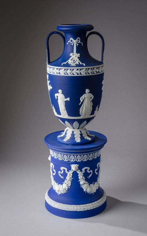 Picture of Dark Blue and White Dip Vase and Drum Base